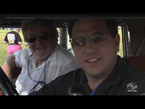 A Duesenberg J outruns an SJ