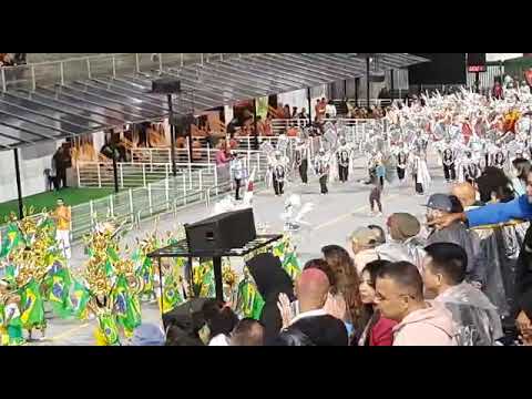 Rodrigo e Vivian - Desfile 2022 Unidos de Santa Bárbara