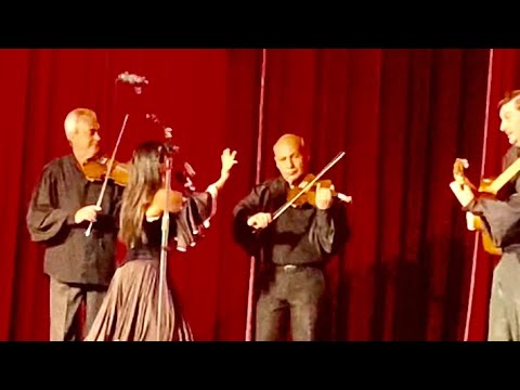 Поет Анжела Лекарева. Театр «Ромэн»22 июня 2023 г.