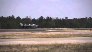 preview picture of video 'First F-35 British STOVL flight at Eglin'