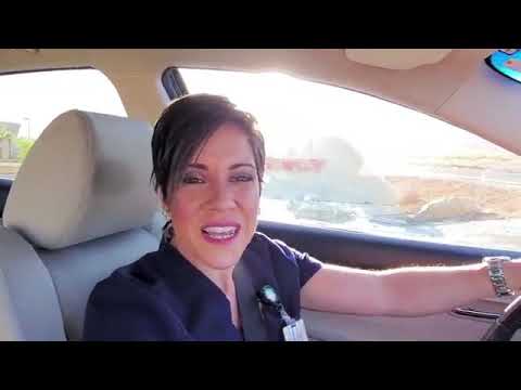 Izis La Enfermera de la salsa   Te curare  Official Music Video