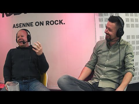 James Hetfield räki turvamiehen päälle – oli saada kesken keikan turpaansa