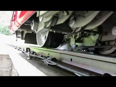 Standseilbahn 9657.01 Unterwasser - Iltios unter dem Wagen - Funicular