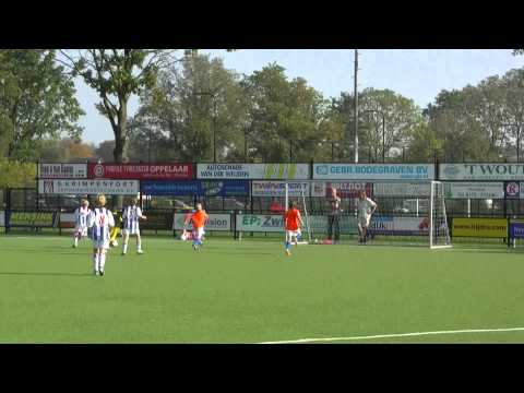 16. Nieuwkoop E1 - Woerden E1 kans 2-2 Robin Bramer.MTS