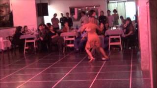 Nancy Louzan y Damian  Eselevsky bailando "YO NO SE QUE ME HAN ECHO TUS OJOS" en Floreal Milonga
