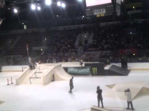 Albert Nyberg frontside flip in Proskate 2011