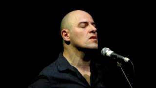 Dominique A - sous la neige @ Théâtre de Bourg en Bresse le 5 février 2010.MOV