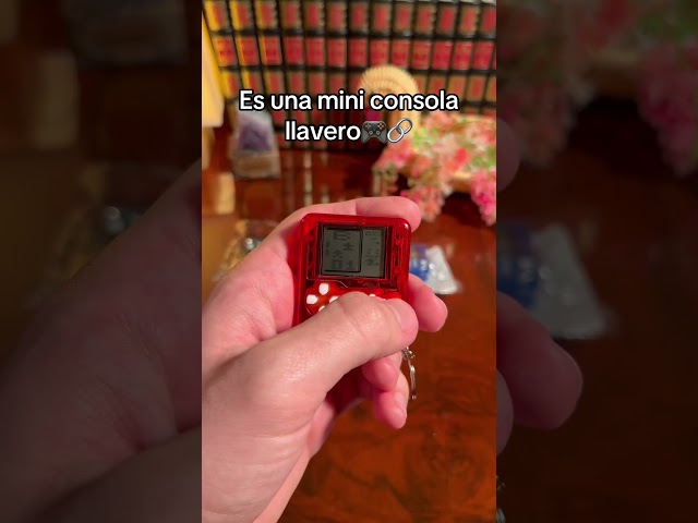 Vídeo relacionado con Vicloon 12 Piezas Llaveros De Videojuegos, Llavero de Manija de Juego, 26 Juegos Cclásicos, para Fiestas Temáticas o como Regalo de Cumpleaños(12 PCS)