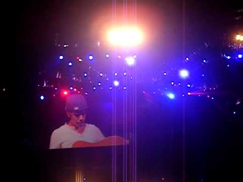 Justin Bieber - Favorite Girl December, 18, 2010