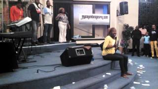 Le'Andria Johnson mic toss to Maurice Griffin