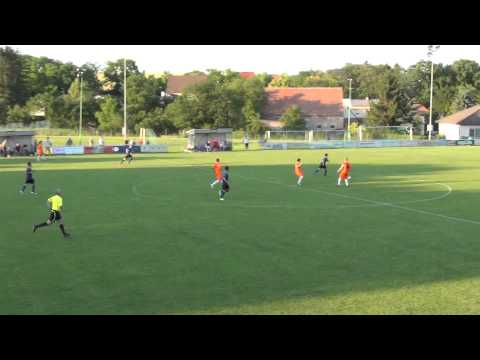 Laszlo Kun trifft in der 80. Minute zum 2:0 für Steinbrunn.