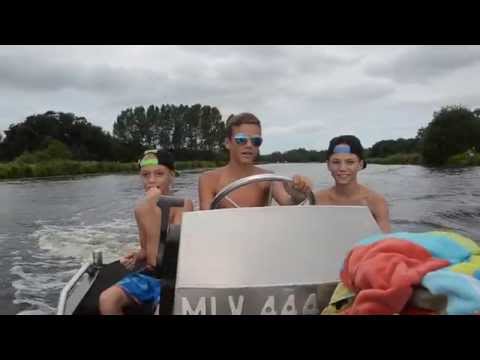 Donuts met Sloepboot op de Vecht in Ommen