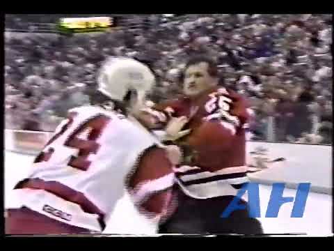 NHL Mar. 24, 1990 Bob Probert,DET v Bob McGill,CHI Detroit Red Wings Chicago Blackhawks