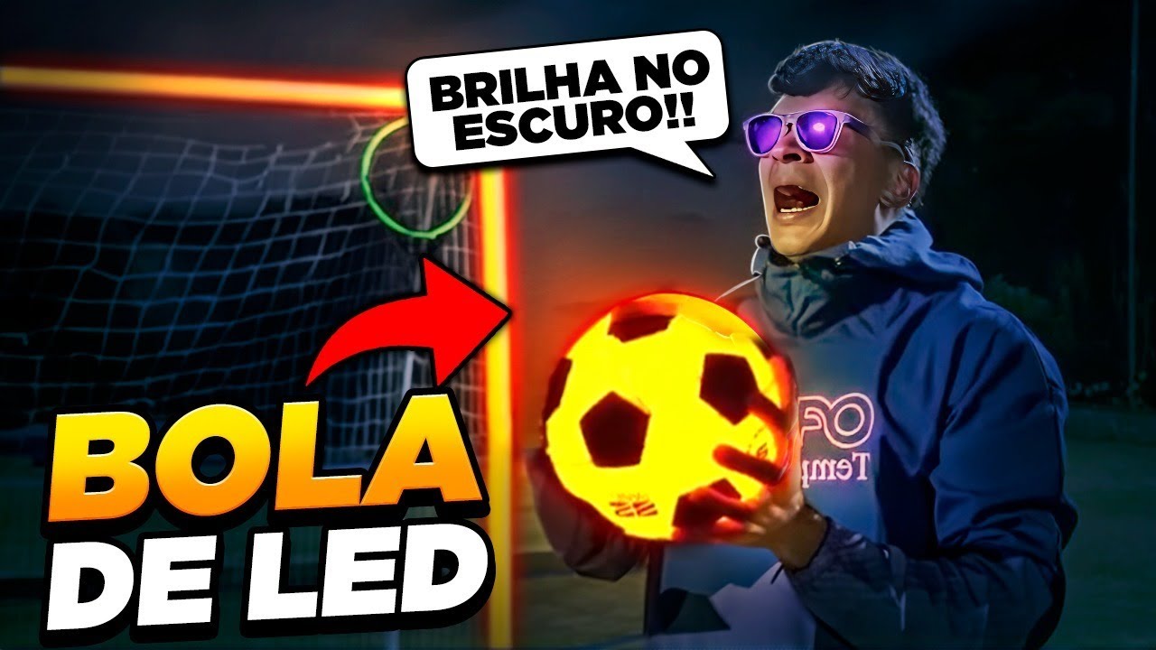 TESTANDO A BOLA QUE BRILHA  NO ESCURO! 😱⚽️ *um vídeo de led *