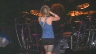 Hilary Duff - Wake Up (Live Still Most Wanted Tour 2)