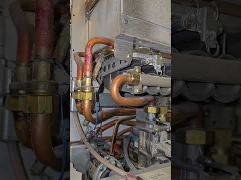 knackende und polternde Junkers Therme mit nur 10€ repariert.Sorry Habeck,doch keine Wärmepumpe🖕🖕🖕