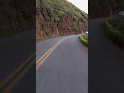 estrada cortada nos muros de pedra ouro preto MG #minasgerais #serra #motos