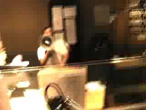 2 Mannos 1 Megaphone