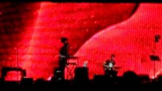 Lou Reed singing Solsbury Hill 2010