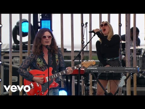 BØRNS - Electric Love (Live From The 2016 MTV Woodie Awards)