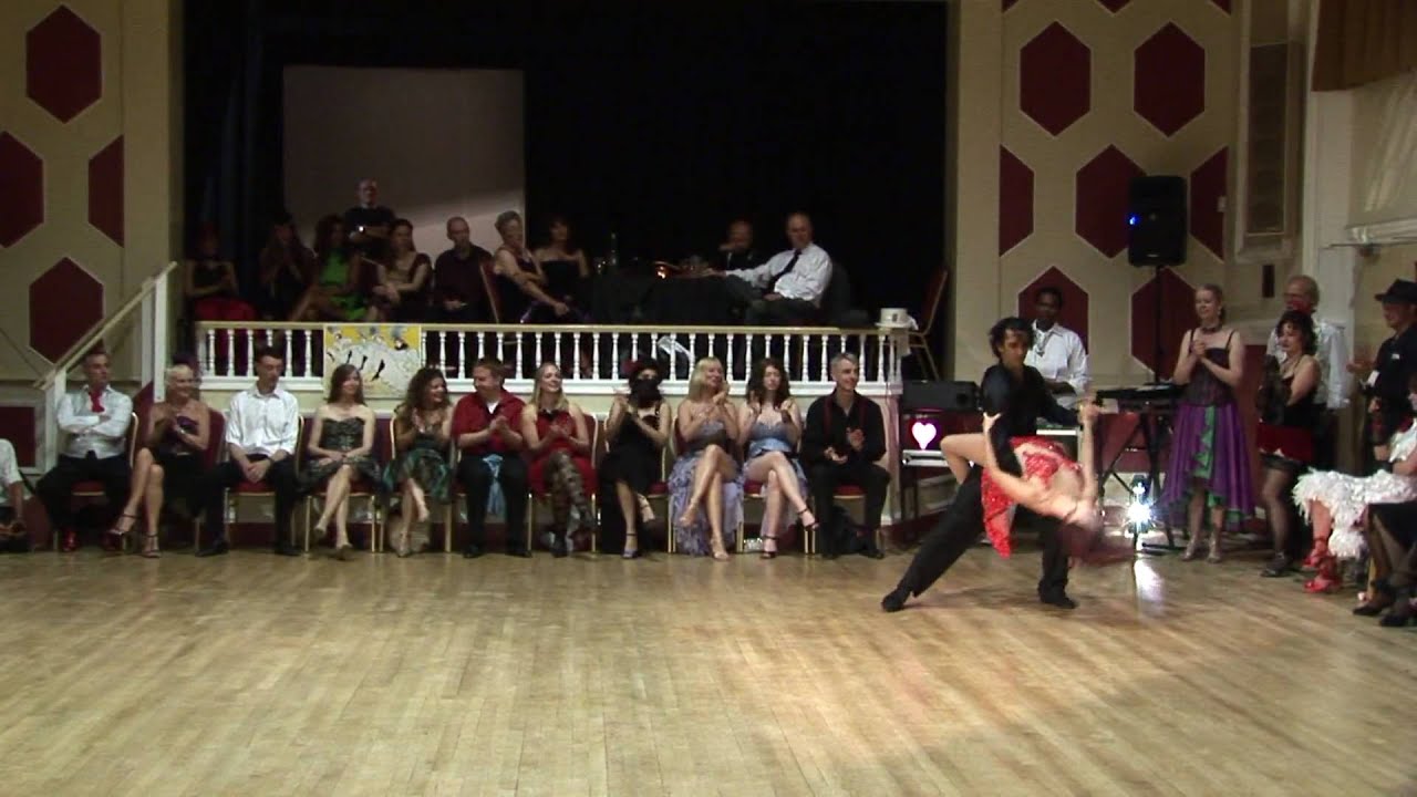 2010 Jul - Juan Manuel Acosta and Valeria Sol Alvarez dance tango to Zum in Cheltenham