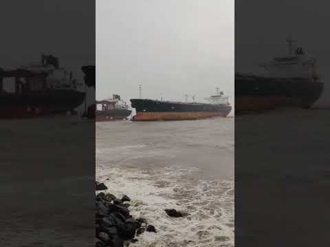 Vessel LIVIA Crazy Beaching Amidst Rainy Weather ☁️🚢⚓❗❗