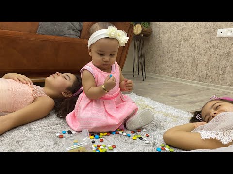 Saliha bebek bakıcısı gibi davranıyor