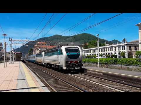 E403-011+E403-009 Sull'IC 511 Torino P.N-Salerno in partenza da Chiavari