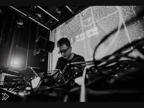 Electric Pressure w/ Distra (Live) at Six Dogs (04-05-2018)