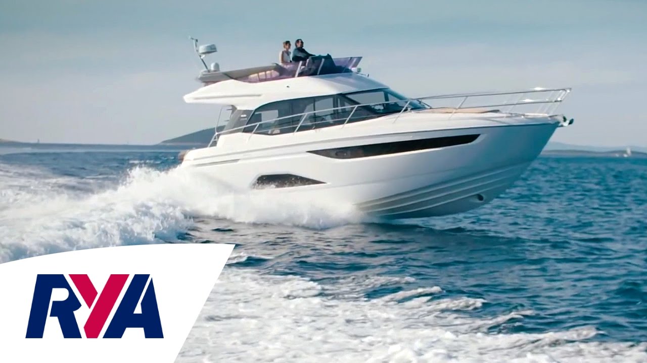 First Look - Bavaria R40