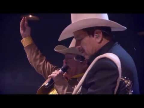 Los Invasores de Nuevo León 'El Reencuentro' Vol 2 en Vivo - Me Refiero A Ti