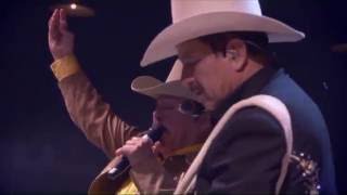 Los Invasores de Nuevo León &#39;El Reencuentro&#39; Vol 2 en Vivo - Me Refiero A Ti