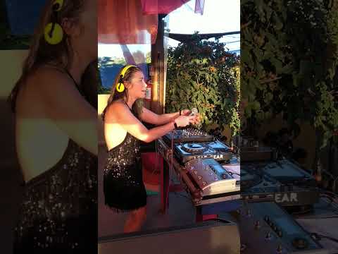 Mundo de Oz - Michele Adamson, Chillout