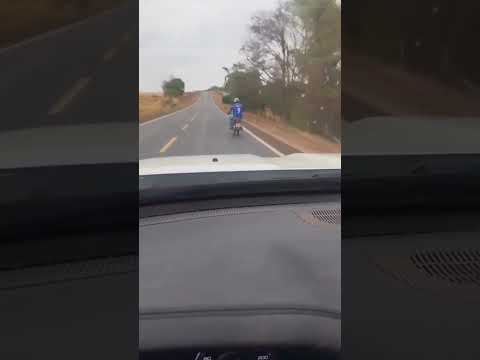 Motociclista foi flagrado dirigindo em zigue-zague na GO-156, entre Palmeiras de Goiás e Nazário