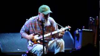 Happy (to have a job) - Seasick Steve @ Vicar Street. Dublin 23-02-10