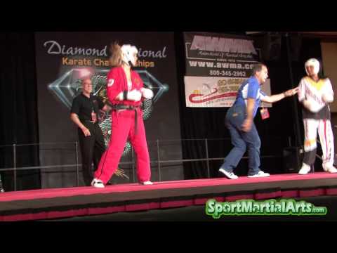 Megan Edwards vs. Nicole Pelland - Women's Sparring - 2011 Diamond Nationals