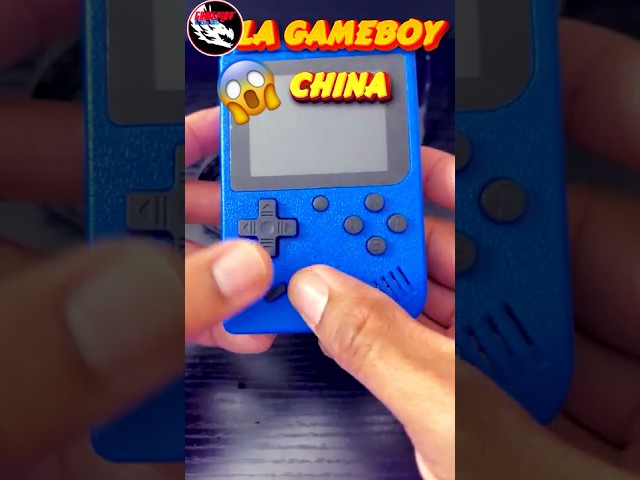 Vídeo relacionado con NHQZ Consola de Juego Arcade Portátil,Mini Consola de Juego Retro,500 Juegos Clásicos,para Dos Jugadores,con Mando Portátil y Salida AV,Pantalla de 3.0 Pulgadas,para Niños y Adultos (Amarillo)