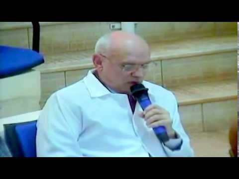 Laptop e internet auxiliando as REVISÕES GRAMATICAIS - NORMAS DE PORTUGUÊS