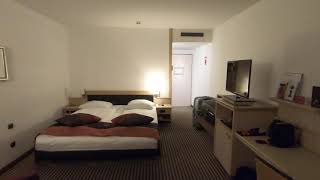 Only for one night ok? Double room superior video (HD) - Mövenpick Airport Hotel