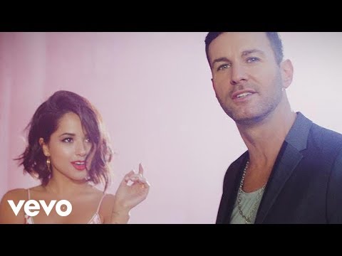 Axel - Que Nos Animemos (Video Oficial) ft. Becky G