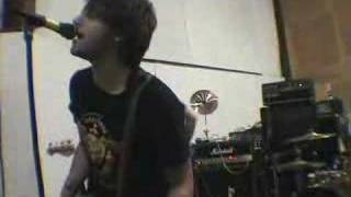 Alli With An I - Don&#39;t Look Down