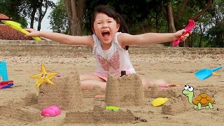 Download lagu Membangun Istana Laut Pasir Saat Bermain di Pantai mp3 Download lagu Membangun Istana Laut Pasir Saat Bermain di Pantai mp3