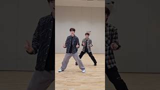 #GodOfMusic 🤟 with #ZHANGHAO #ZEROBASEONE #JUN #SEVENTEEN #세븐틴 #음악의신 #SVT_GodOfMusic #shorts