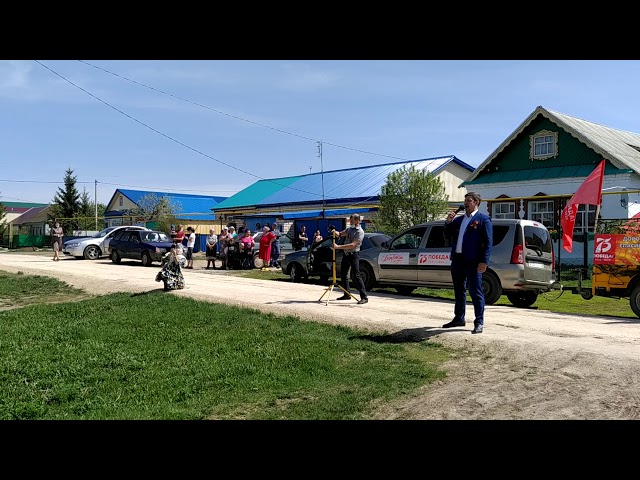 Сугыш ветераны өе янында концерт