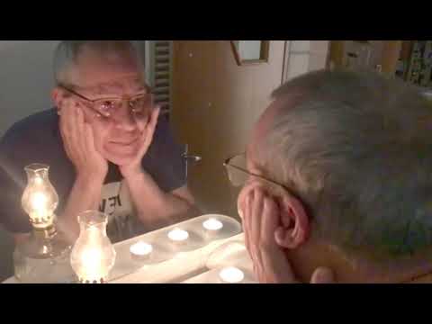 Daniel Iancu - Mi s-a ars becul la baie