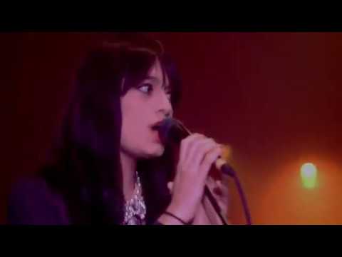download lagu mp3 mp4 La Femme Clara Luciani, download lagu La Femme Clara Luciani gratis, unduh video klip La Femme Clara Luciani