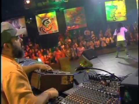 BUGUINHA DUB + NEGOEDMUNDO + PROJETONAVE (MANOS E MINAS) - LIBERATE