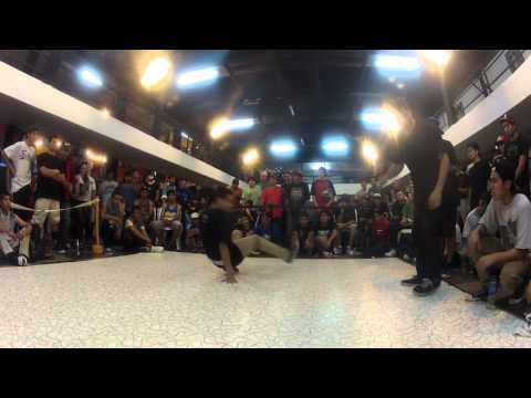 Johny Breakers vs Matrix  - Top 8 BBoy 1v1 - Strike Rabbit BBoy Battle 2012.MP4
