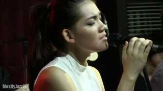 Adriana OST Launching by Indra Lesmana ft. Monita Tahalea - Lepas @ Mostly Jazz 30/11/13 [HD]