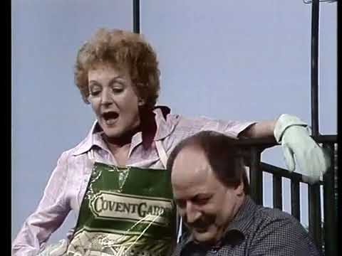 Schweizer Theater S'Riibise Mit Stephanie Glaser  Inigo Gallo  Nicolai Milanek u.a.